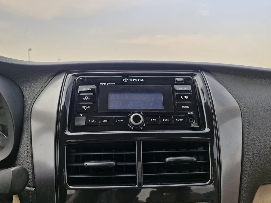 2022 Toyota Yaris  Y 