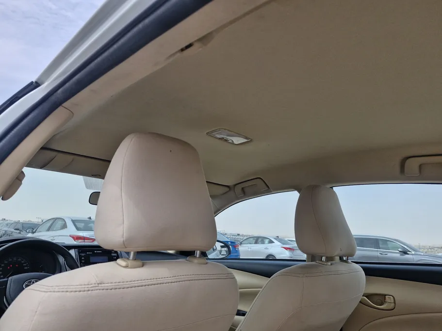 2022 Toyota Yaris  Y 