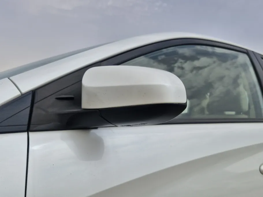 2022 Toyota Yaris  Y 