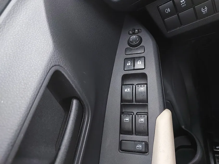 2023 تويوتا Yaris  Y 