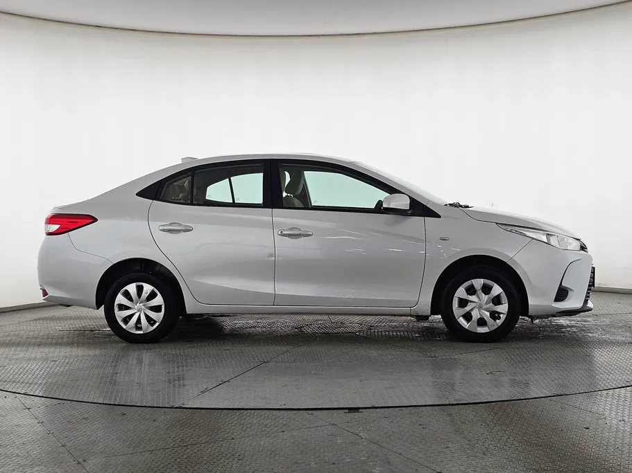 تويوتا يارس Y 2022 