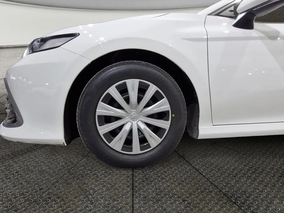 تويوتا كامري LE 2023 