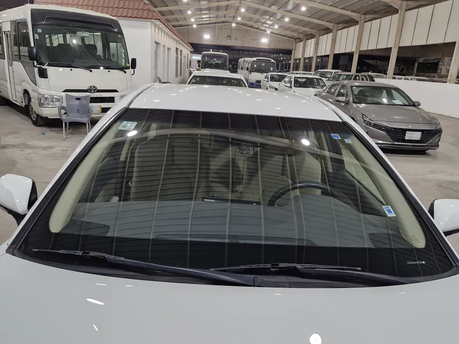 تويوتا كامري LE 2023 