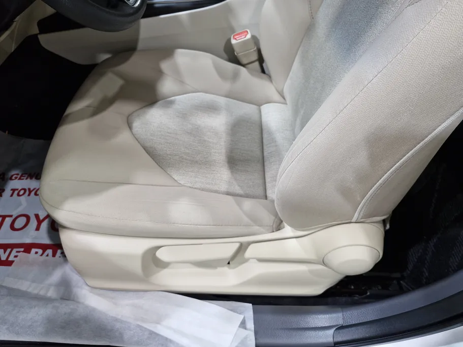 تويوتا كامري LE 2023 