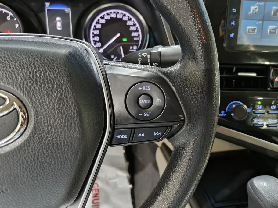 تويوتا كامري LE 2023 