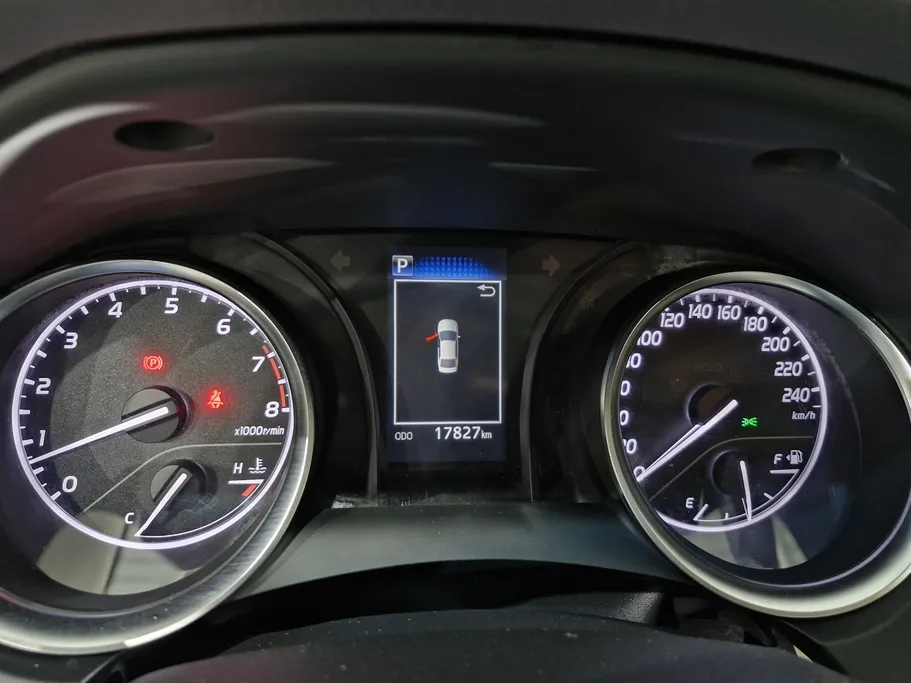 تويوتا كامري LE 2023 