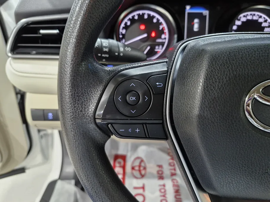 تويوتا كامري LE 2023 