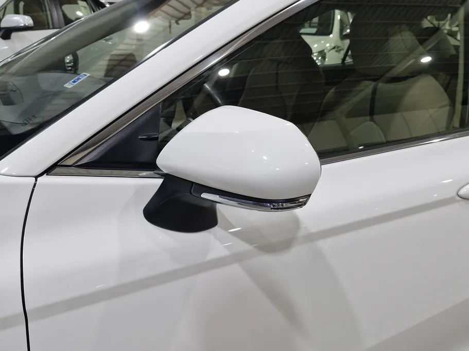 تويوتا كامري LE 2023 