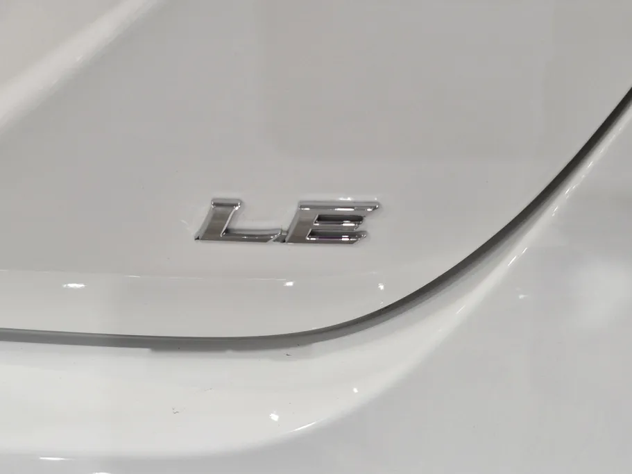 تويوتا كامري LE 2023 