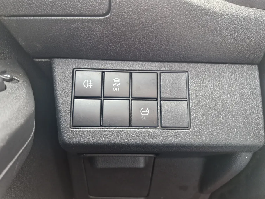 2024 Toyota Yaris  Y 