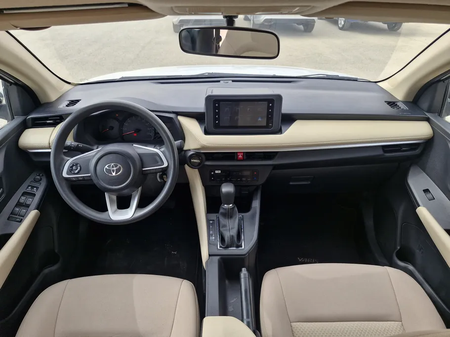 2024 Toyota Yaris  Y 