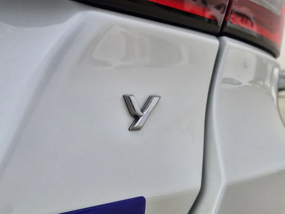 2024 Toyota Yaris  Y 