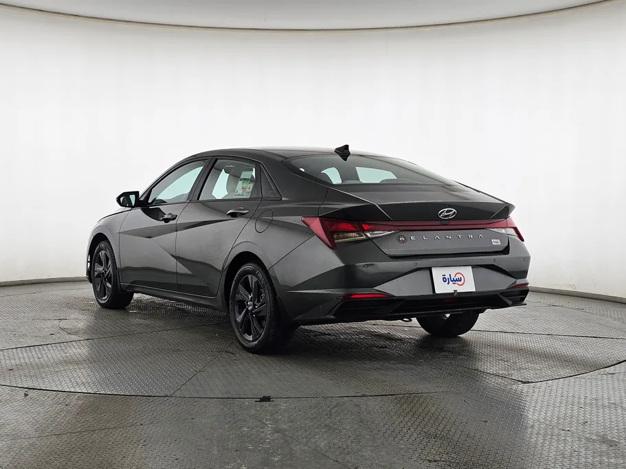 2023 Hyundai Elantra Smart 