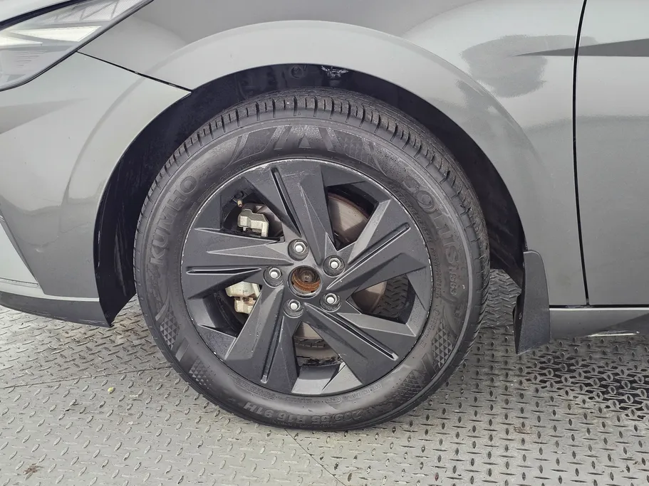 2023 Hyundai Elantra Smart 