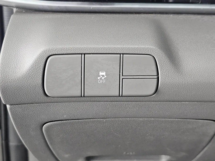 2023 Hyundai Elantra Smart 