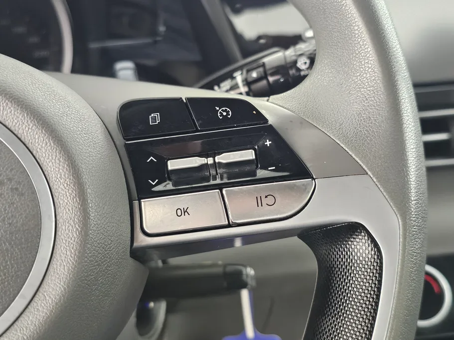 2023 Hyundai Elantra Smart 