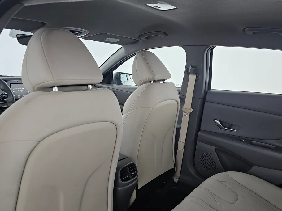 2023 Hyundai Elantra Smart 