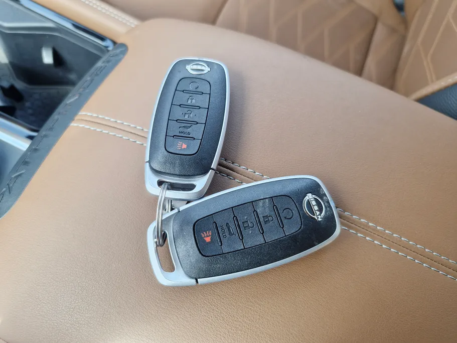 2023 Nissan Pathfinder SL 