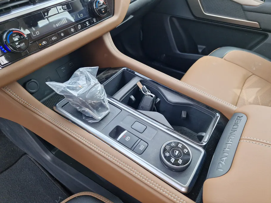 نيسان باثفندر SL 2023 