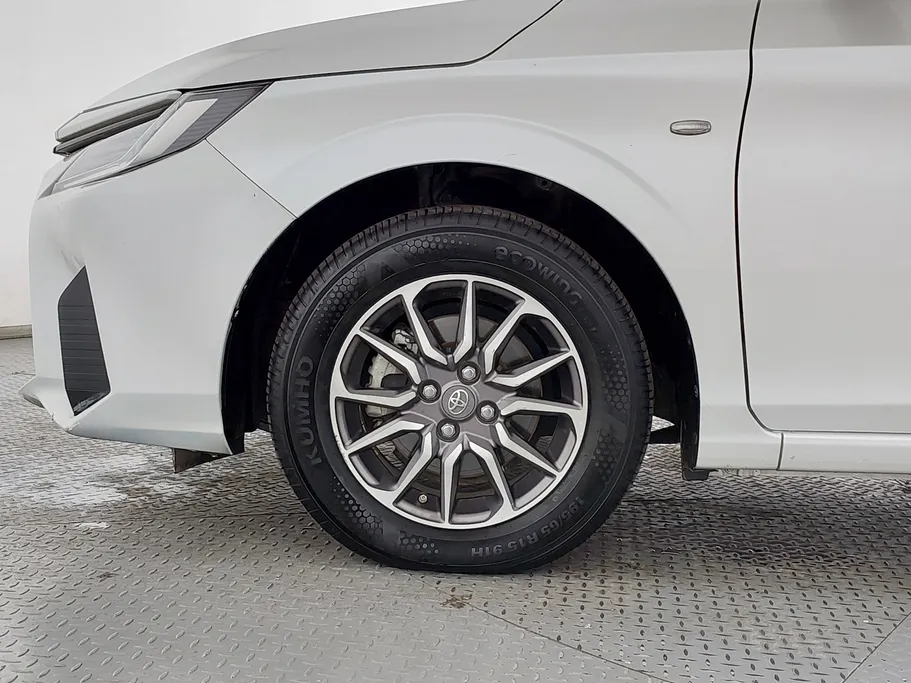 2023 Toyota Yaris  Y 