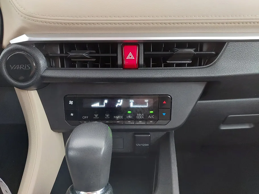 2023 Toyota Yaris  Y 