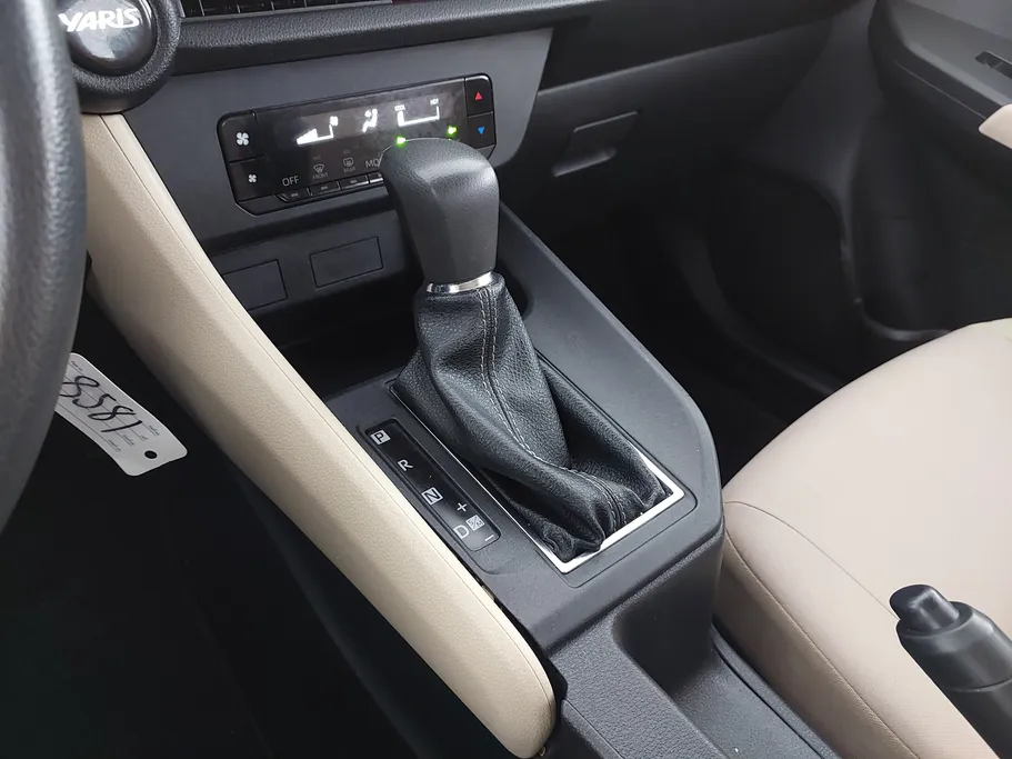 2023 Toyota Yaris  Y 