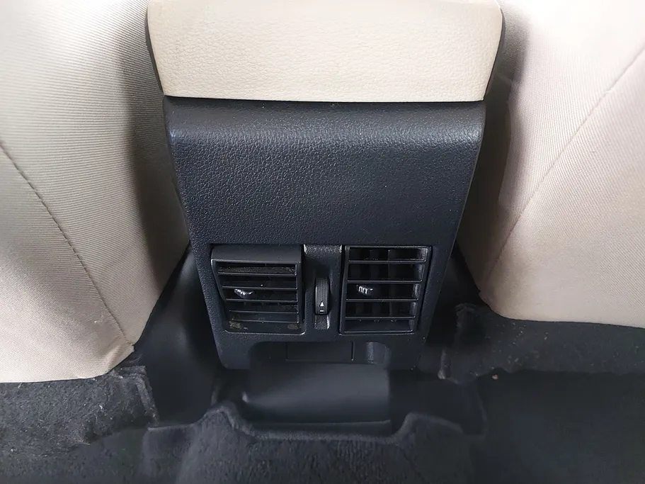 2023 Toyota Yaris  Y 