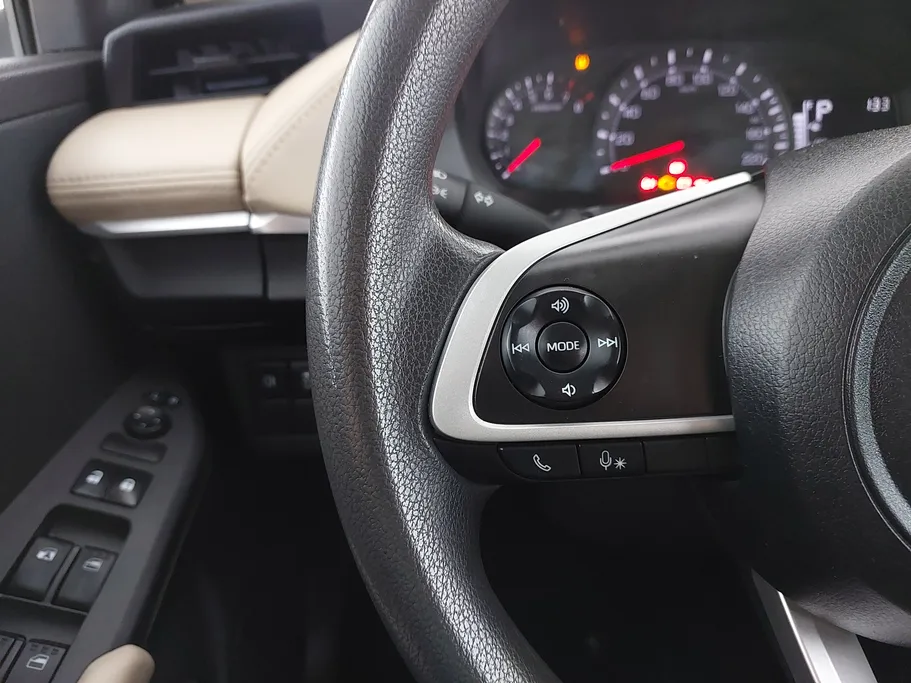 2023 Toyota Yaris  Y 