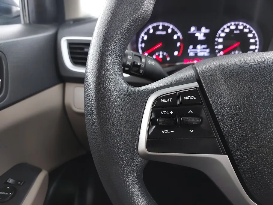 هيونداي اكسنت سمارت 2023 