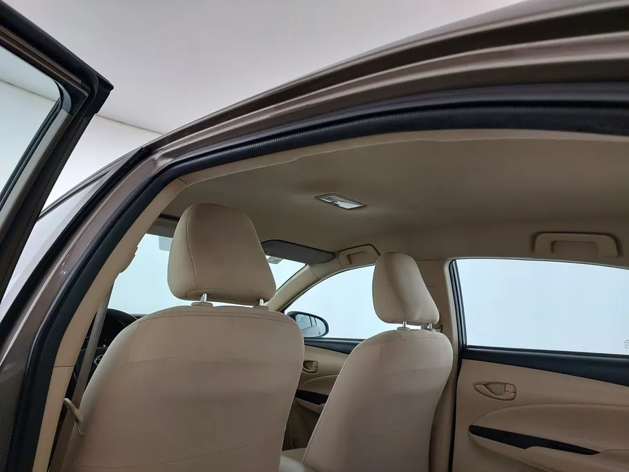 2022 Toyota Yaris  Y 