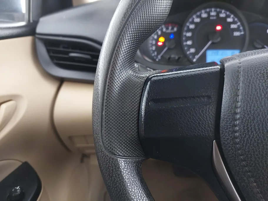 2022 Toyota Yaris  Y 