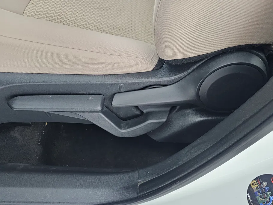 2023 Toyota Yaris  Y 