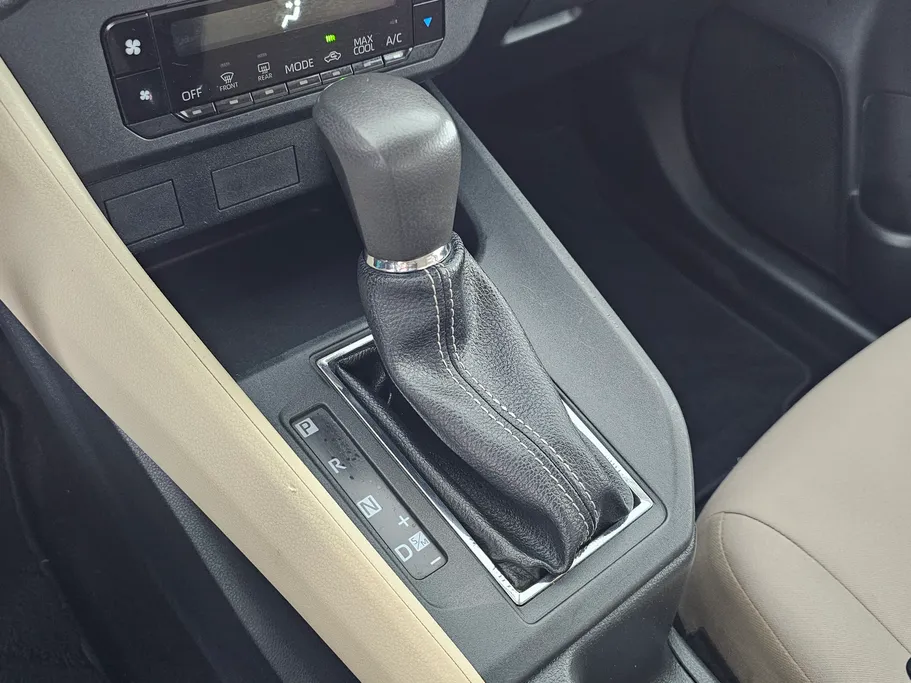 2023 Toyota Yaris  Y 