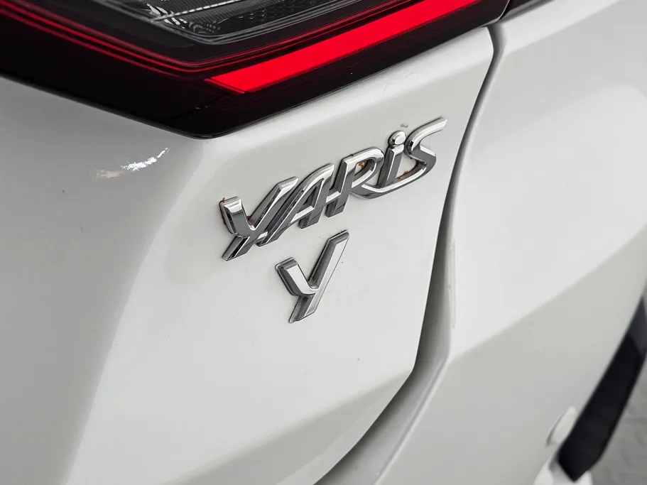 2023 Toyota Yaris  Y 