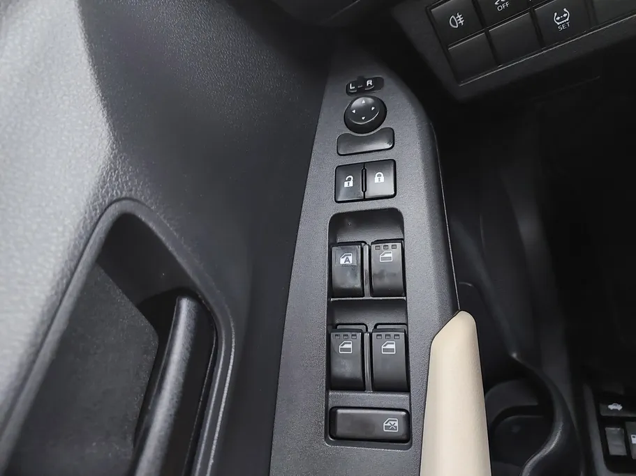 تويوتا يارس Y 2023 