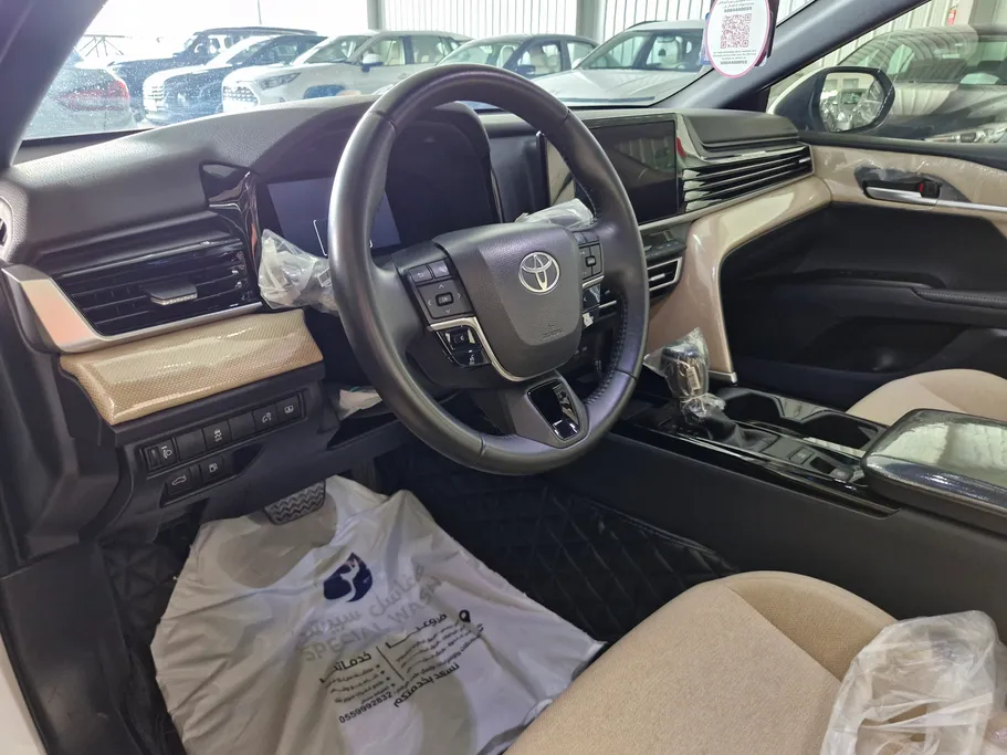 تويوتا كامري LE 2025 