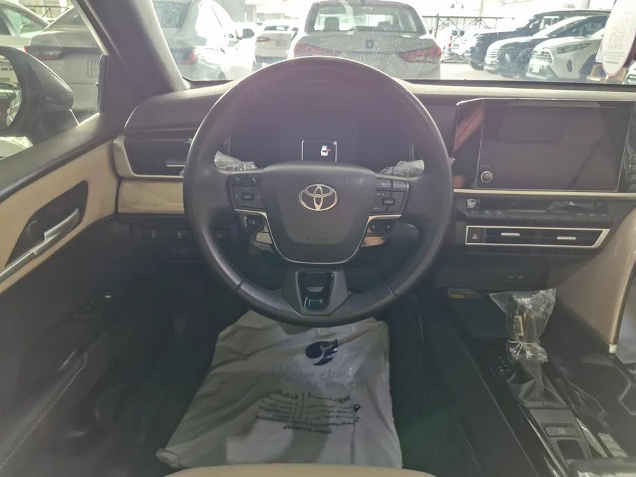 تويوتا كامري LE 2025 