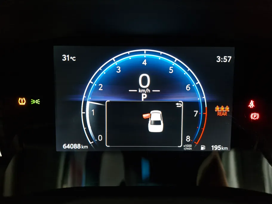 تويوتا كامري LE 2025 