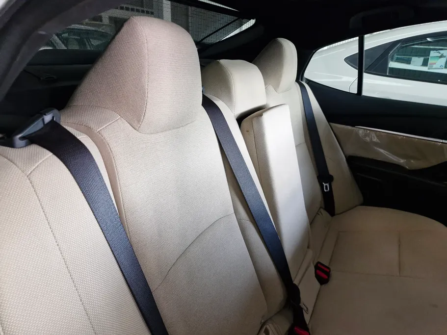 تويوتا كامري LE 2025 