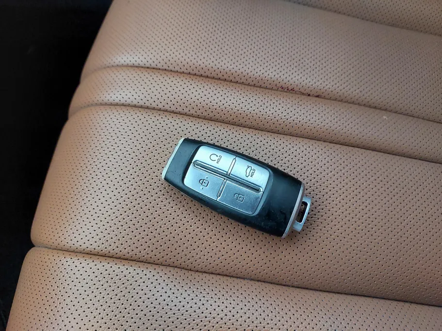 2024 Genesis G80 PRESTIGE 