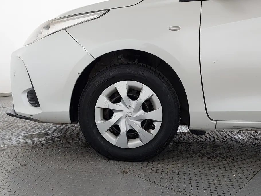 2021 Toyota Yaris  Y 