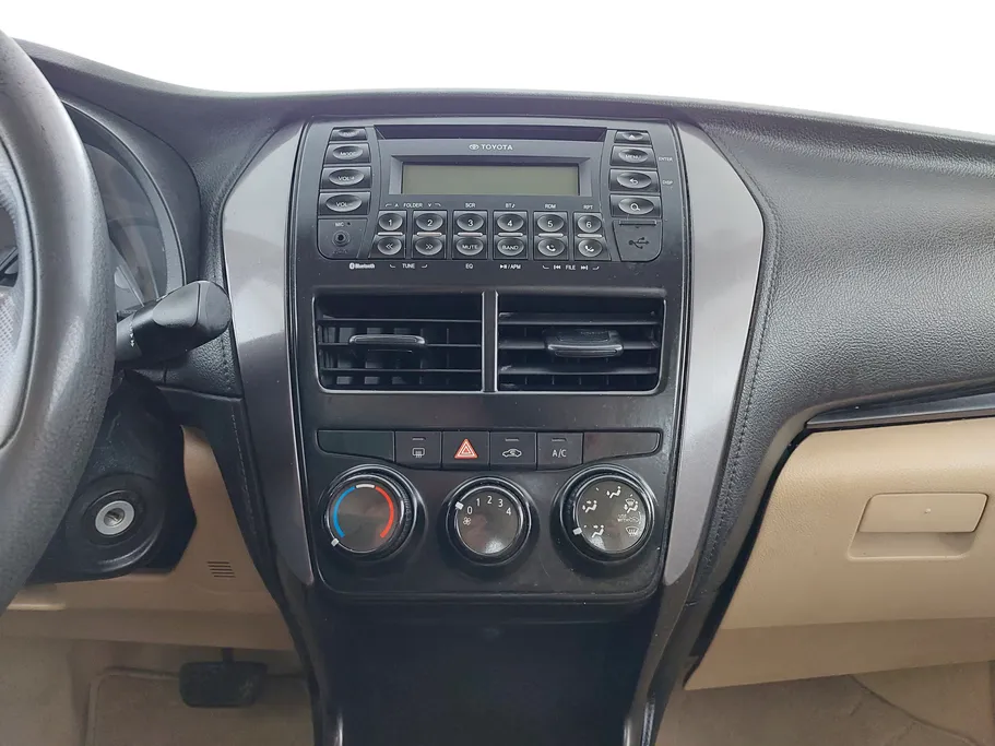 2021 Toyota Yaris  Y 