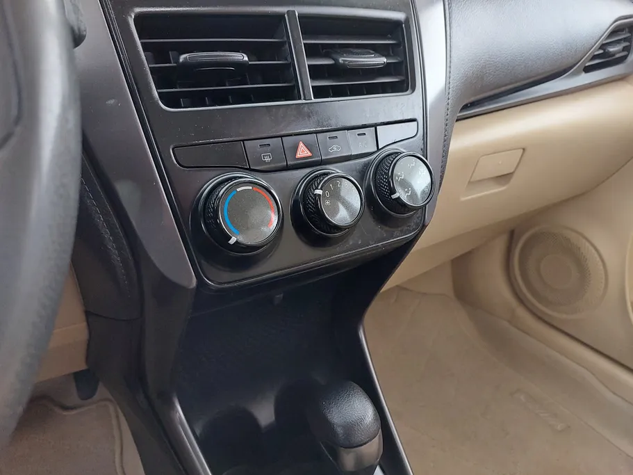 2021 Toyota Yaris  Y 