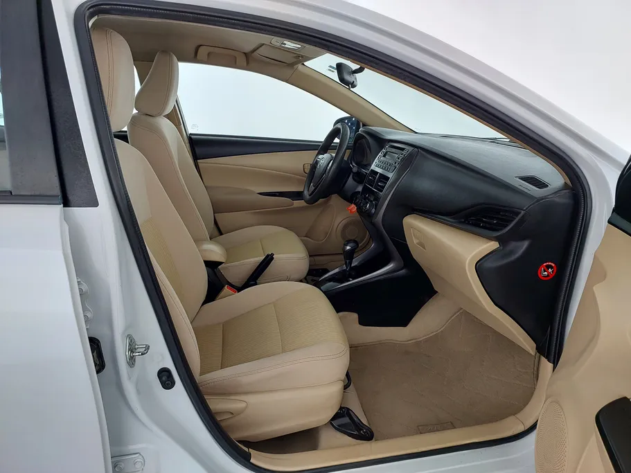 2021 Toyota Yaris  Y 