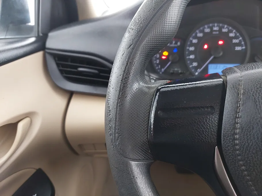 2021 Toyota Yaris  Y 