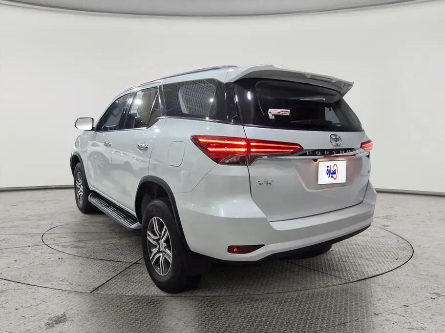 تويوتا فورتشنر VX 2023 