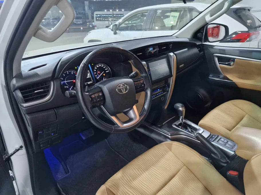 تويوتا فورتشنر VX 2023 