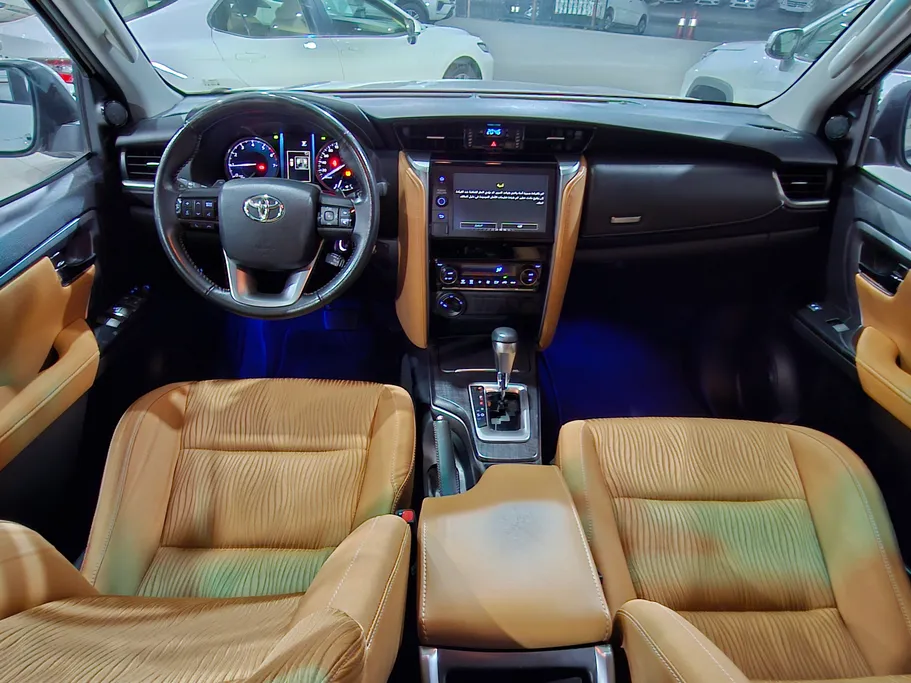 تويوتا فورتشنر VX 2023 