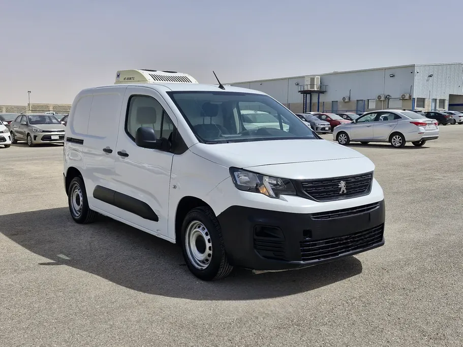 2022 Peugeot Partner Short van 