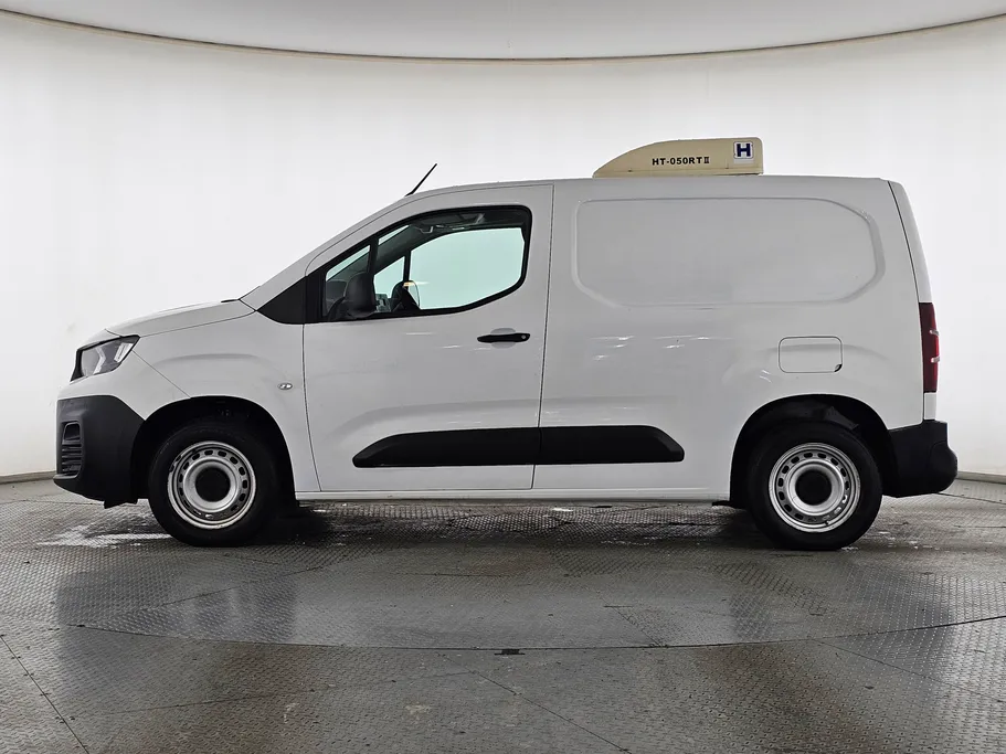 2022 Peugeot Partner Short van 